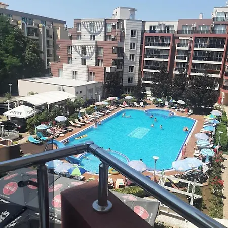 Admiral Plaza Premium شقة *